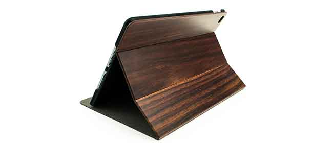 Funda para iPad Air de madera oscura de Padauk con soporte